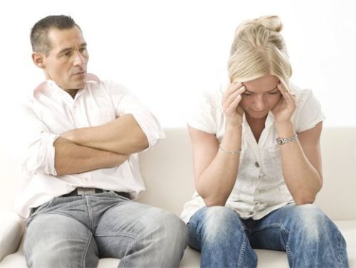 женщина врет